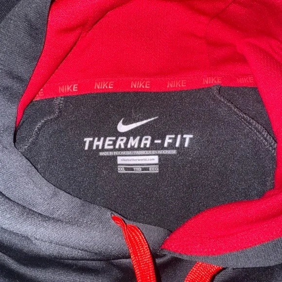 Nike Therma-Fit Black and Red Hoodie - Picture 4 of 4